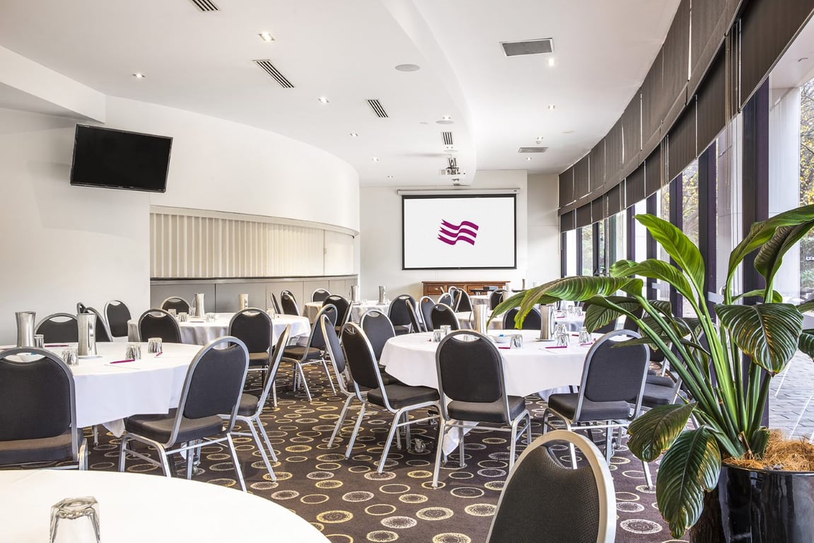 Crowne Plaza Canberra photo 1